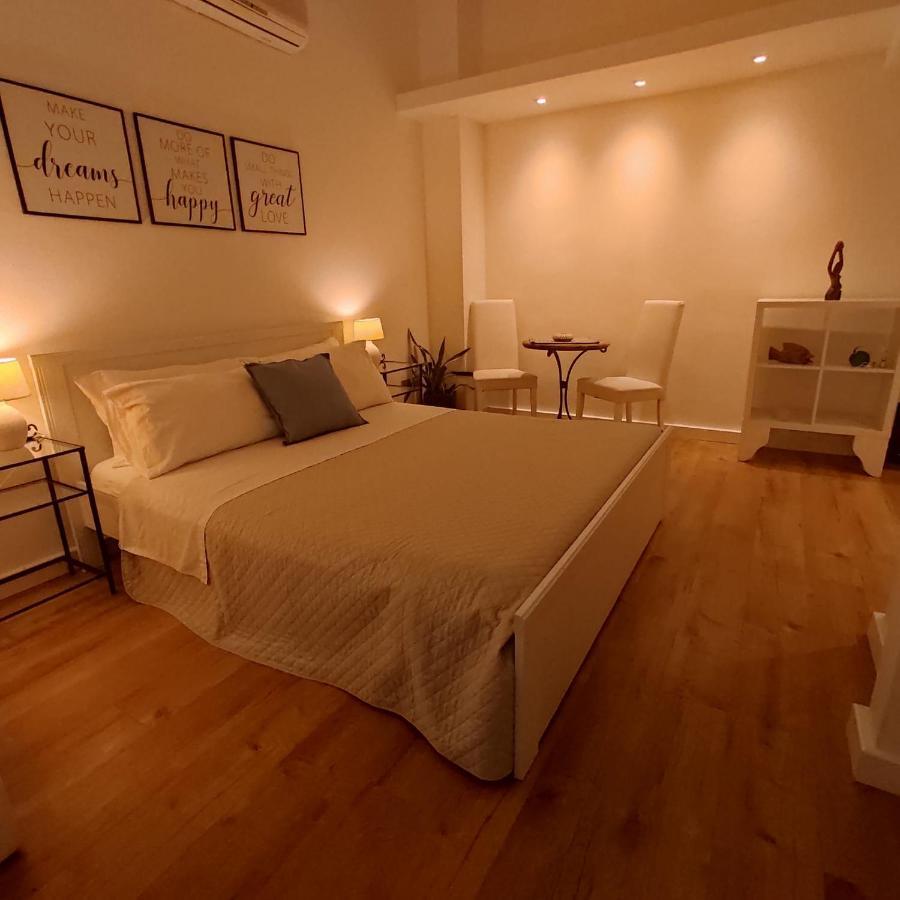 Krly Exclusive Rooms Кальярі Екстер'єр фото