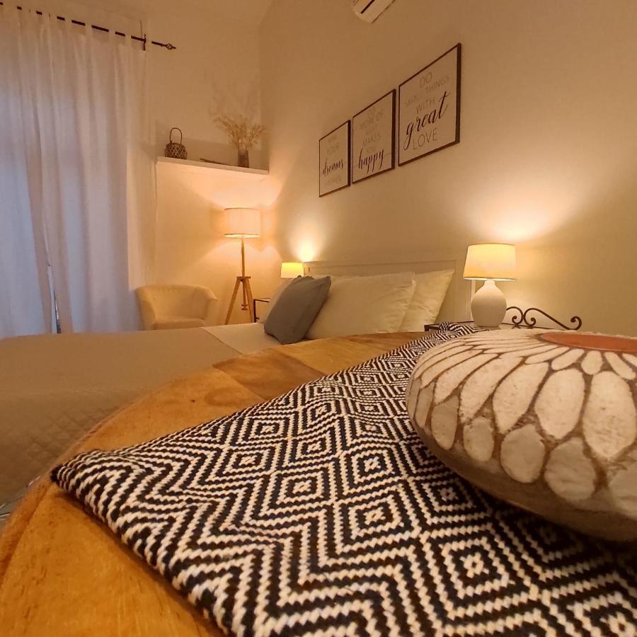Krly Exclusive Rooms Кальярі Екстер'єр фото
