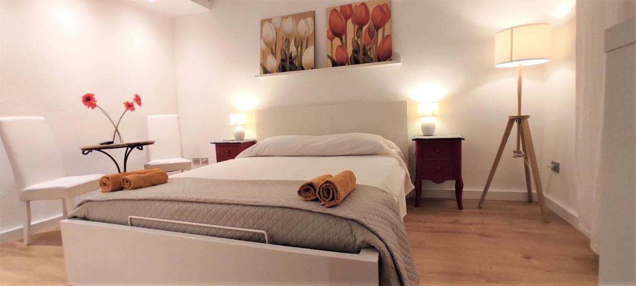 Krly Exclusive Rooms Кальярі Екстер'єр фото