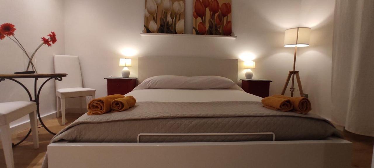 Krly Exclusive Rooms Кальярі Екстер'єр фото