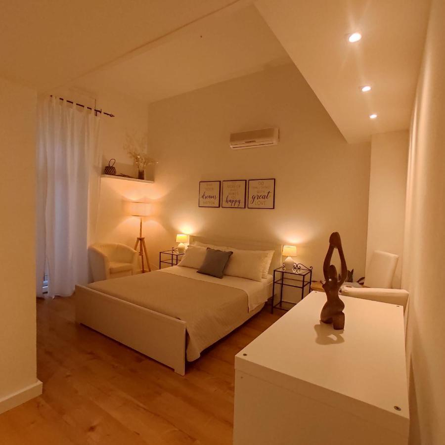 Krly Exclusive Rooms Кальярі Екстер'єр фото