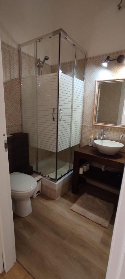 Krly Exclusive Rooms Кальярі Екстер'єр фото